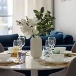 Grzybowska Apartment With Air Conditioning & Balcony Warsaw By Renters Prestige
