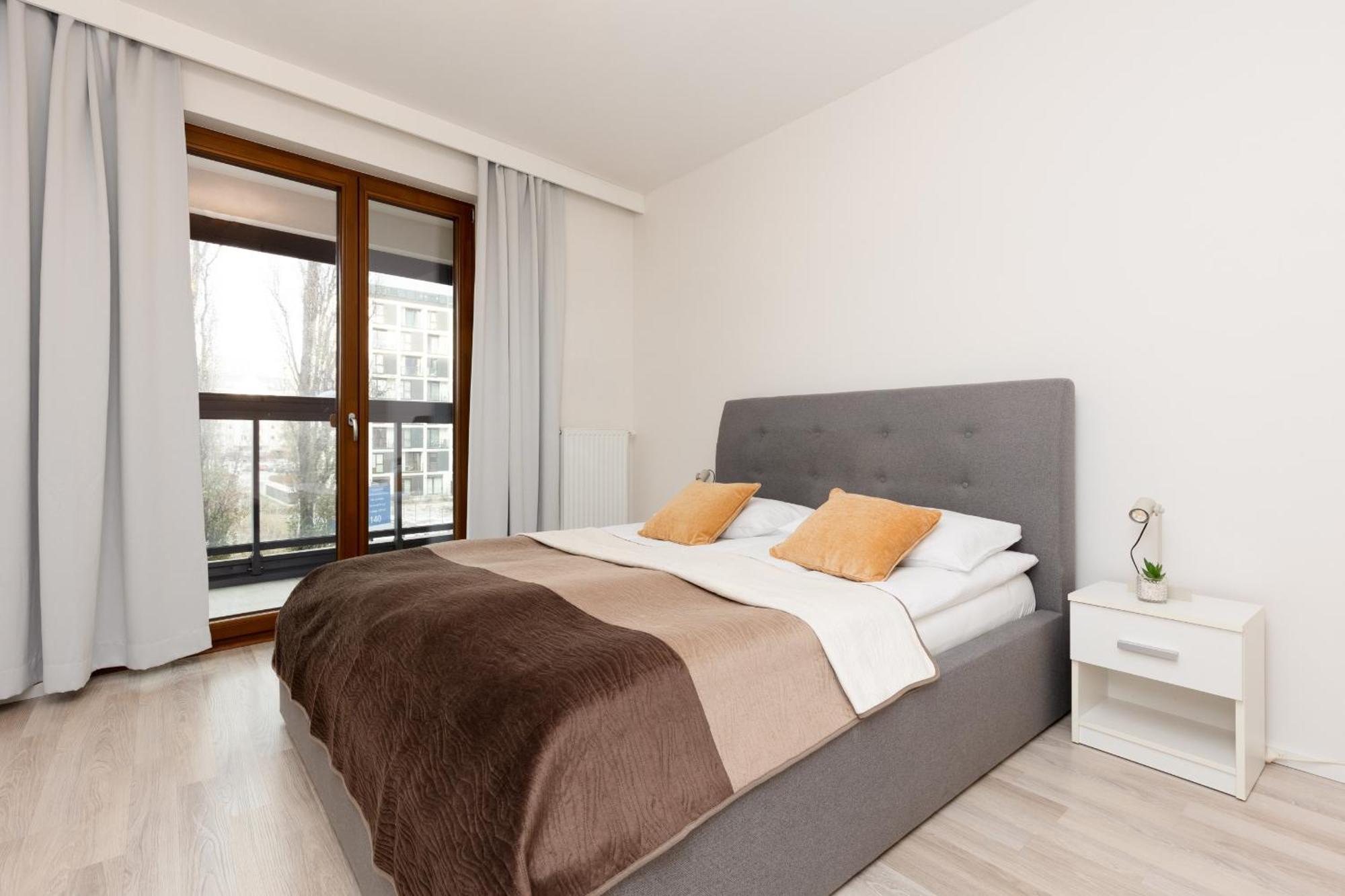 Grzybowska With Air Conditioning & Balcony By Renters Prestige * Warsaw
